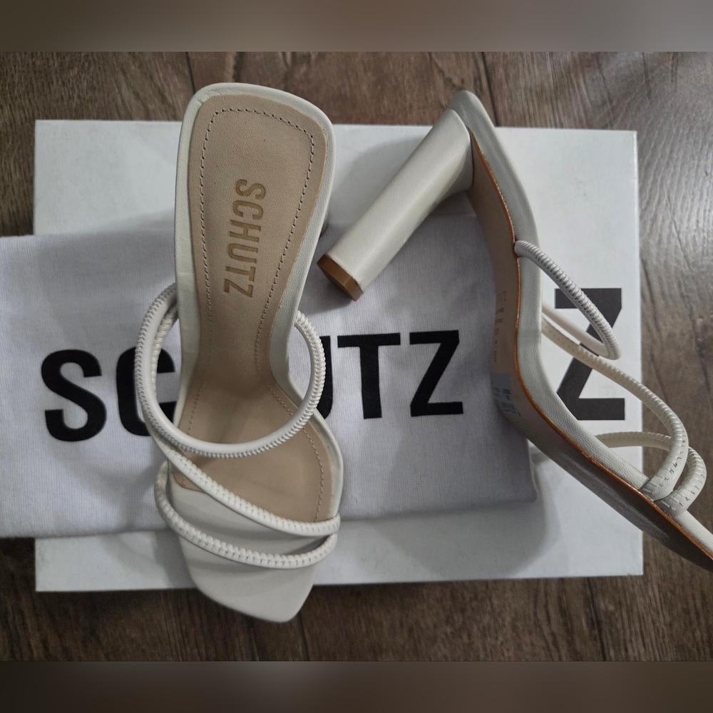 New SCHUTZ Cream Chessie Sandal Heels In Size 5.5